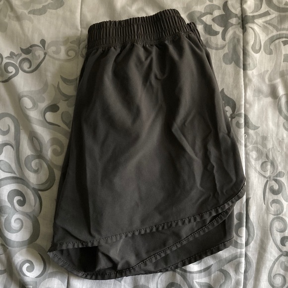 Athletic shorts - Picture 2 of 4